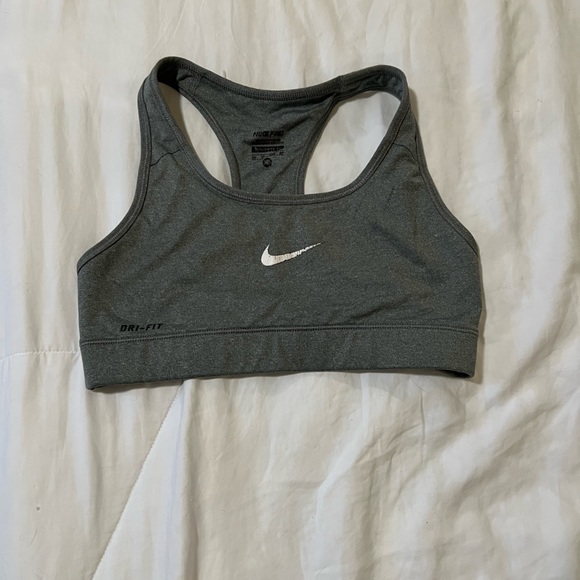 Nike Sports Bra - Picture 1 of 2